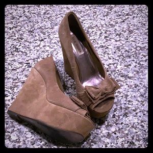 Steve Madden wedges - Size 9 💖